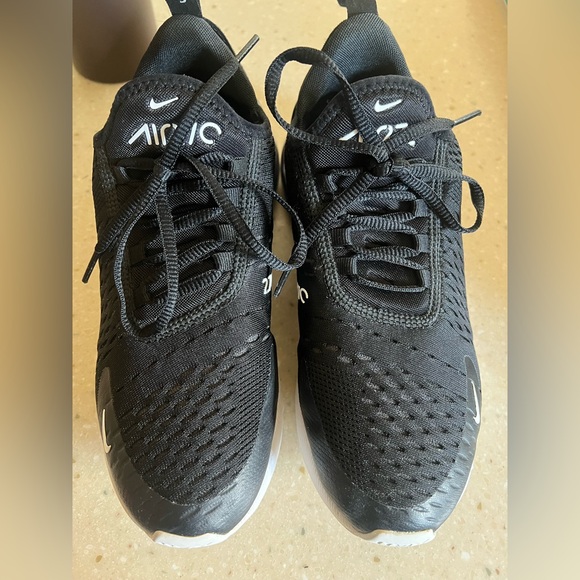 Nike womens Air Max 270- black and white - Picture 3 of 5